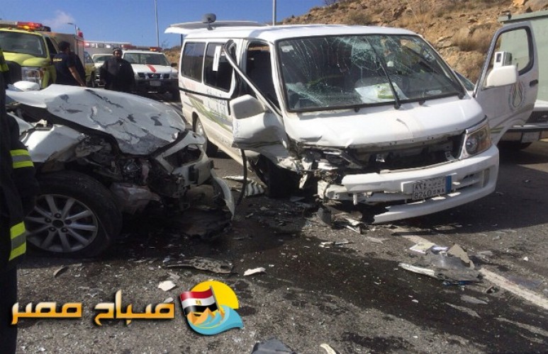 مصرع وإصابة 4 أشخاص في حادث تصادم على الطريق الصحراوي بسوهاج
