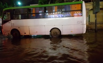 بالصور.. غرق ميدان الكيلو 21 بمياه الصرف فى الإسكندرية
