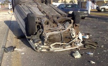 إصابة 3 أشخاص جراء انقلاب سيارة بالطريق الدولى “العلمين – القاهرة”