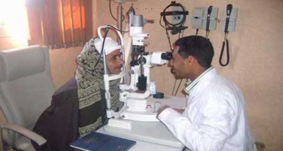 الكشف على 517 حالة من مرضى العيون في قافلة طبية مجانية لأورمان المنوفية