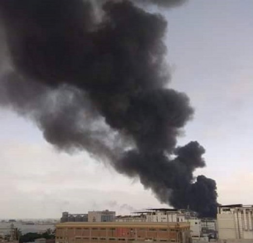 بالصور.. نشوب حريق فى مصنع ببرج العرب فى الإسكندرية
