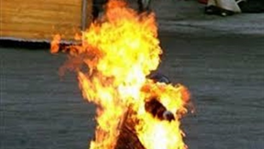تاجر يحرق زوجته واولاده الثلاثة في المنيا