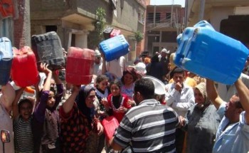 غرق الشوارع بالصرف الصحى وقطع المياه بالقليوبية فى العيد