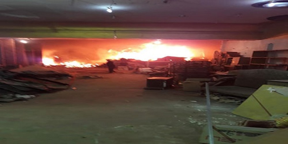 بالصور السيطرة على حريق فى سينما ريفولى بوسط القاهرة