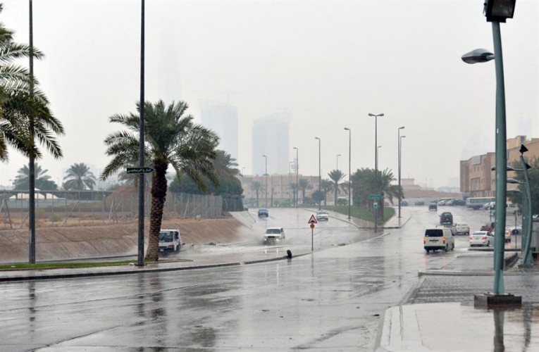 الأرصاد بالسعودية تحذر سكان 4 مدن من هطول أمطار رعدية اليوم السبت