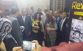 وزيرة التضامن .. تهنىء محافظ دمياط بافتتاح معرض فيرنكس للاثاث