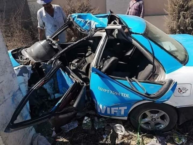 إصابة سائق تاكسى إثر حادث اصطدام سيارته بعمود إنارة بطريق كفر سعد البلد