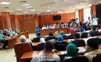 “محافظ بورسعيد “يطالب المواطنيين بالاستفاده من حملات الكشف المجانى للفيروس