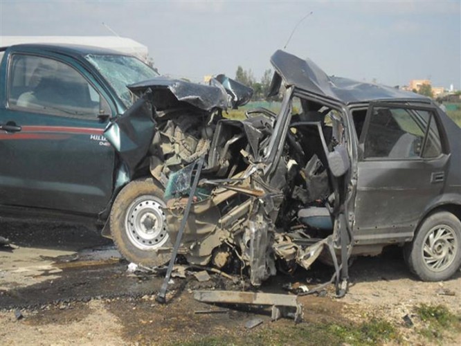 إصابة 5 أفراد أثر وقوع حادث تصادم بين سيارتين ملاكى بالطريق الصحراوى بوادى النطرون