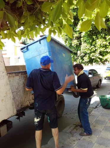 متابعة أعمال النظافة بالفترتين الصباحية والمسائية بأحياء مدينة بورسعيد