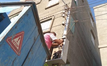 متابعة أعمال رفع كفاءة الإنارة العامة بشوارع مدينة عزبة البرج بدمياط