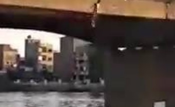 بالفيديو الاطفال يقفزون في النيل من اعلى الكوبري العلوي بدمياط دون رقابة