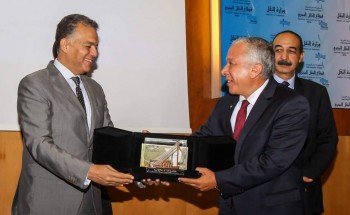 ميناء دمياط يحصل على جائزة افضل ميناء تجاري مصري في مجال حماية البيئة البحرية