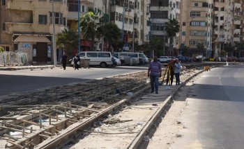 بالصور محافظ الاسكندرية يتفقد مشروع تجديد سكة ترام رأس التين
