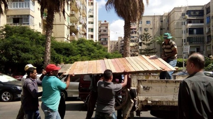 بالصور.. حملات إزالة إشغالات مكبرة بحي شرق فى الإسكندرية