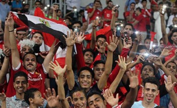 بدء مباراة مصر والنيجر وإمتلاء المدرجات بالجماهير