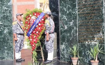 وضع أكاليل الزهور على النصب التذكارى فى ذكرى نصر أكتوبر بالغربية