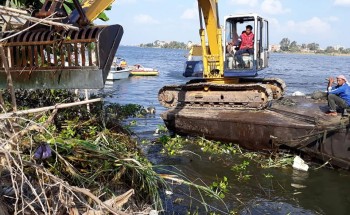 إزالة الأقفاص السمكية من نهر النيل فرع رشيد للحفاظ على البيئة البحرية ومياه النيل من التلوث