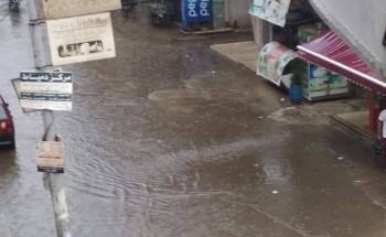 سقوط أمطار غزيرة على مدن وقرى محافظة دمياط وتوقف حركة الصيد