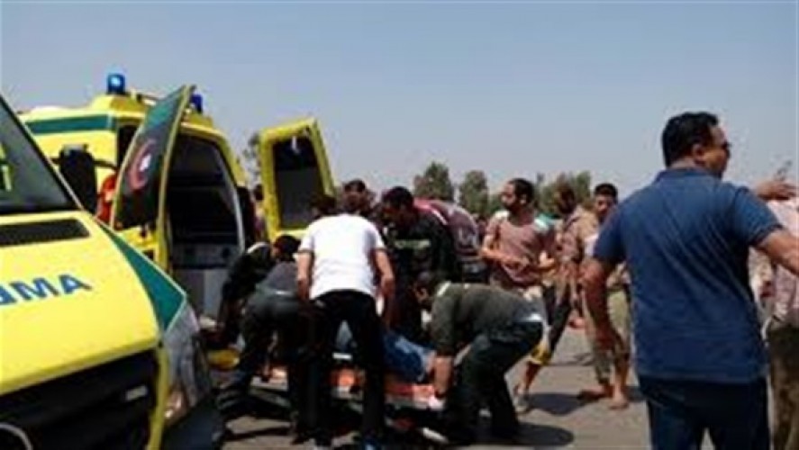 إصابة 8 أشخاص أثر إنقلاب سيارة بمحافظة الشرقية
