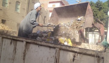 رئيس محلية دمنهور: شن حمله نظافة مكبرة بدسونس ام دينار بعد شكوى المواطنين