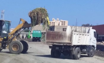 محليات دمياط تناشد المواطنين الالتزام بمواعيد إلقاء القمامة و عدم القاءها في الشارع