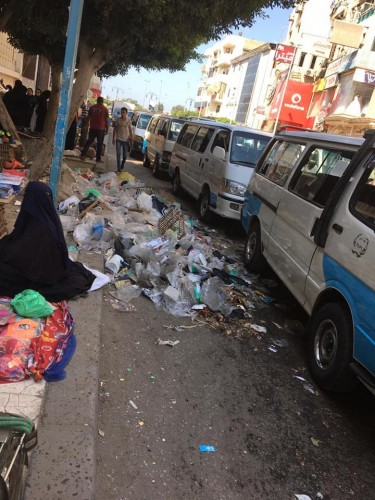 محلية دمياط تهيب بالمواطنين عدم إلقاء القمامة فى غير اماكنها و الالتزام بالمواعيد المحدده