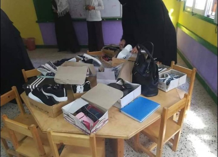 بالصور قوافل السنانية الخيرية تساعد 94 طالب و طالبة بدمياط بملابس وأدوات مكتبية