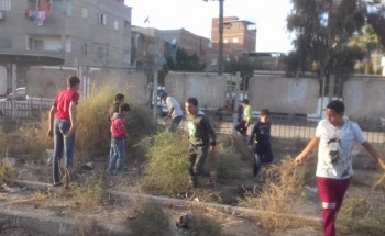 بعد تنظيف المقابر انطلاق مشروع خدمة عامة بحديقة قرية بدمياط … صور