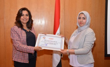 تكريم نائب رئيس الوحدة المحلية لمدينة عزبة البرج ورئيس محلية كفر المياسرة لتفانيهم في أداء عملهم