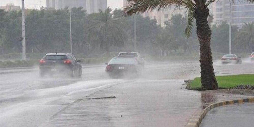 هطول أمطار غزيرة على المدينة المنورة والدفاع المدني يحذر