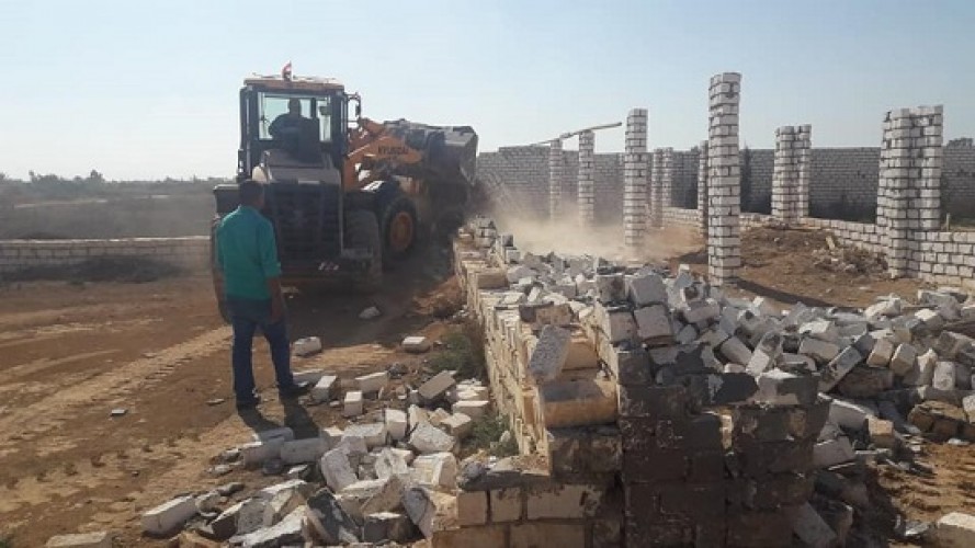 بالصور.. إزالة مباني مخالفة على أراضي الدولة ببرج العرب فى الإسكندرية