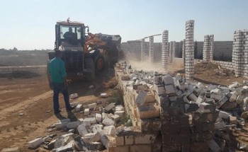 بالصور.. إزالة مباني مخالفة على أراضي الدولة ببرج العرب فى الإسكندرية