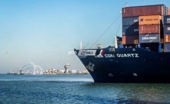 ميناء دمياط يستقبل 6 سفن وتصدير 1800 طن زيت و 300 طن أسمنت