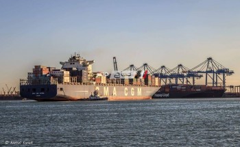 ميناء دمياط يستقبل 12 سفينة حاويات وبضائع و109 سيارة نقل تغادر بحمولة 5083 طن قمح