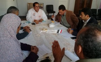 رئيس مركز ومدينة كفر البطيخ يعقد إجتماعا مع رؤساء القرى وبعض مديرى الآدارات