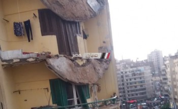 صور.. انهيار شرفة عقار بالمنشية وإصابة 3 أشخاص وتهشم سيارتين بسبب الأمطار بالاسكندرية
