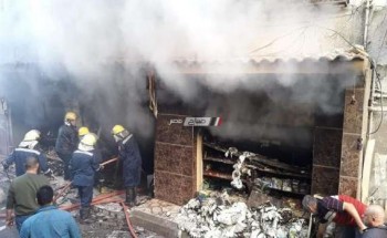 بالصور.. نشوب حريق داخل سوبر ماركت وامتداد الحريق لسيارة بسان ستيفانو بالإسكندرية