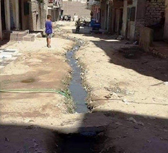 بالصور مياه الصرف الصحي تغرق قرية قشوع بمحافظة الإسكندرية