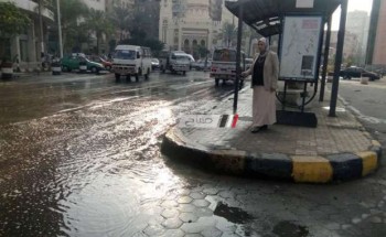 بالصور شفط مياه الأمطار من شوارع حى الجمرك وإعلان الطوارئ بالمحافظة