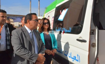 محافظ دمياط تتفقد أعمال القافلة الطبية الشاملة وتوزع 250 بطانية بمدينة عزبة البرج