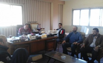 رئيس محلية كفر سعد بدمياط يجتمع برؤساء الوحدات القروية ويؤكد على ازالة تعديات الأراضي
