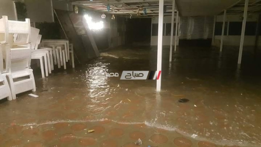 محافظ دمياط عن غرق مقاهي راس البر : أمر خارج السيطرة و استعدينا لمواجهه طوارئ الطقس السيئ