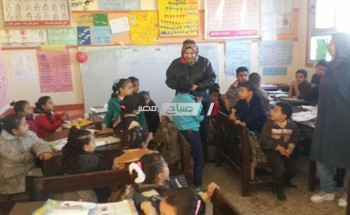 مدير عام ادارة كفر سعد التعليمية تتفقد مدارس الادارة وتشيد باداء هيئات التدريس