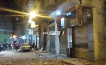 بالصور انهيار شرفة عقار بحي الجمرك بالإسكندرية