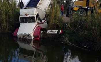بالصور سقوط سيارة محملة بالسولار فى ترعة بمحافظة الغربية