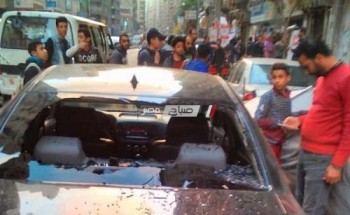 بالصور.. سقوط عمود إنارة على 3 سيارات بمنطقة المندرة بالإسكندرية