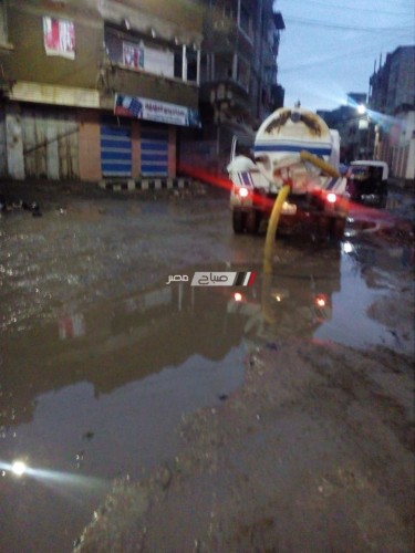 محلية الزرقا: نواصل شفط مياه الامطار و رصف شوارع المدينة