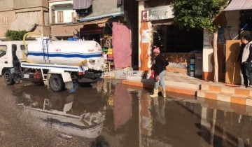 رفع مياه الامطار من شوارع دمياط و استكمال خطة الرصف بالشوارع