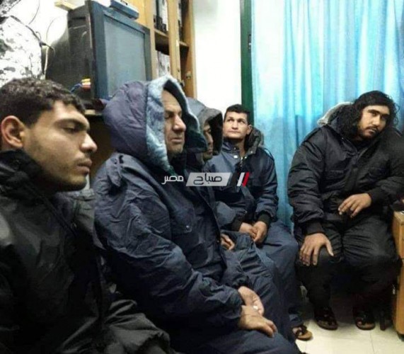 بالاسماء انقاذ 6 صيادين مصريين وفقدان بحار جراء تحطم مركب على سواحل فلسطين
